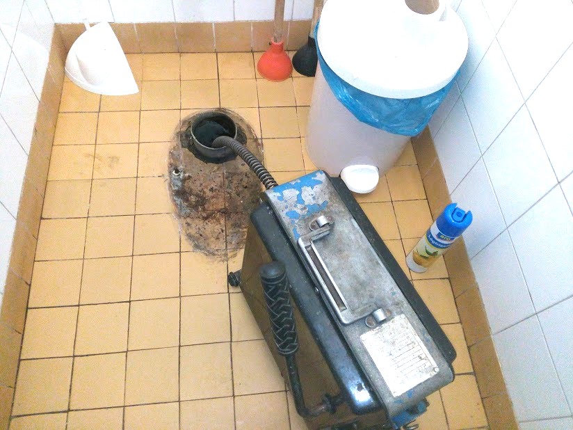 duguláselhárítás, dugulaselharitas